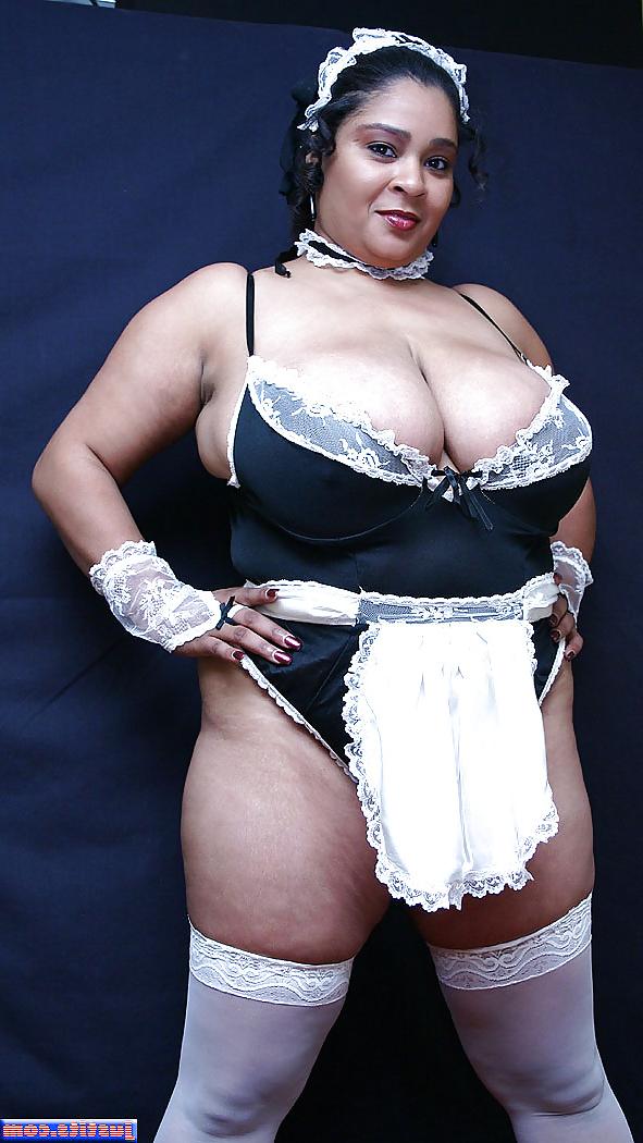 20P Latina Maid Set 1