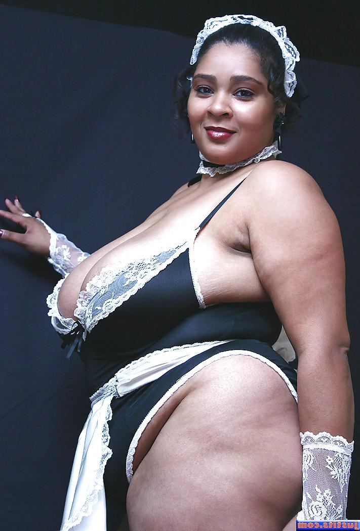 20P Latina Maid Set 1