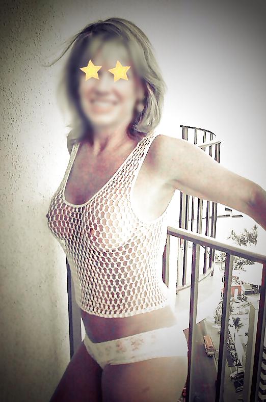 4P Blonde Soccer mom
