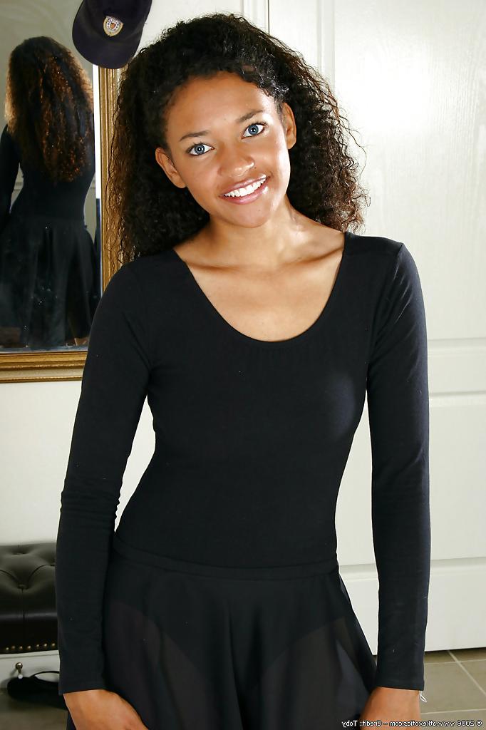 14P Some hot ebony girls