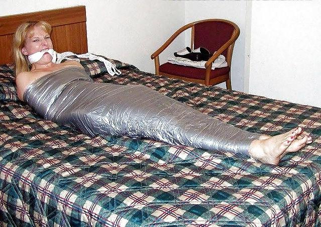 25P Tape bondage 002