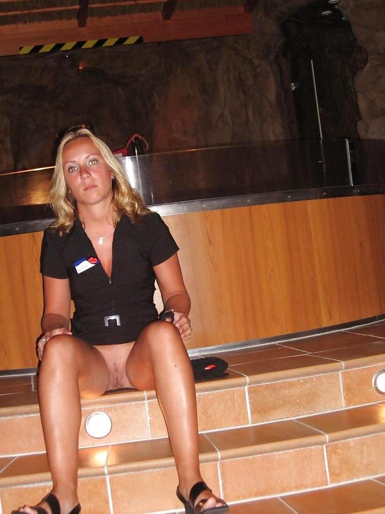 25P MILF Upskirt - 5