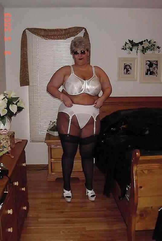 25P Big bras on Grandma