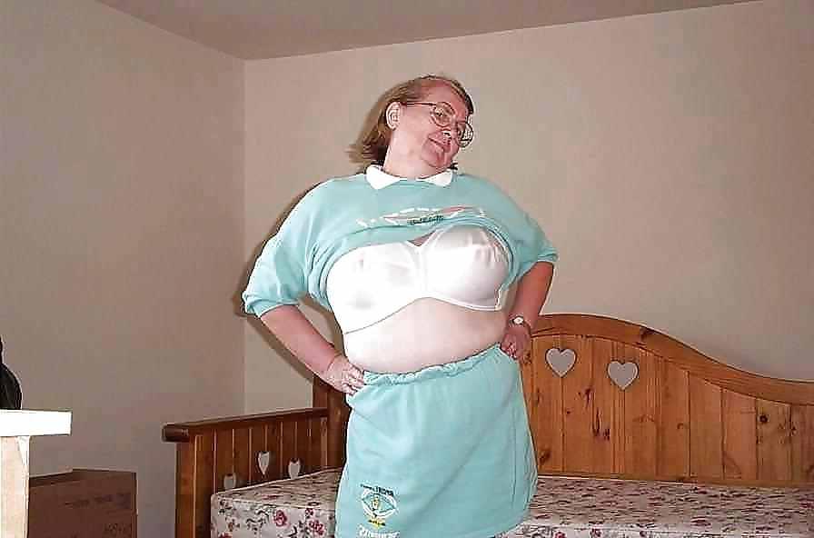 25P Big bras on Grandma