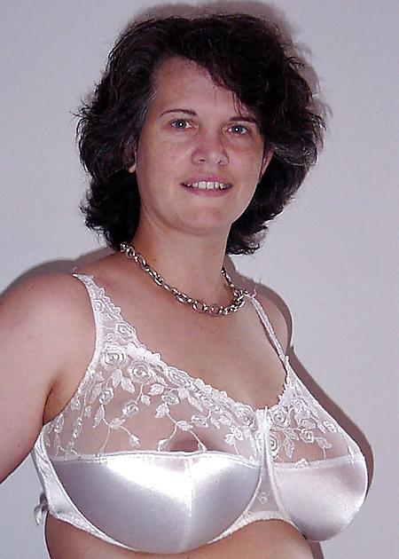 25P Big bras on Grandma