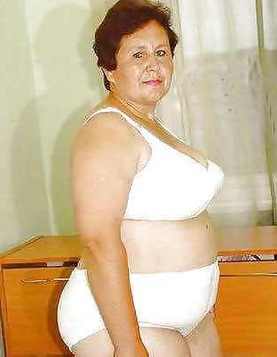 25P Big bras on Grandma