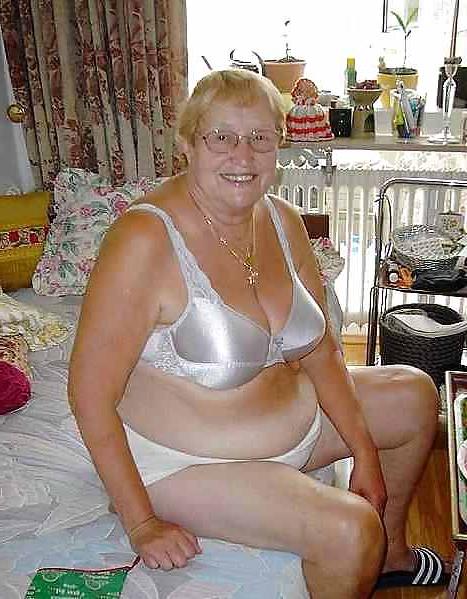 25P Big bras on Grandma