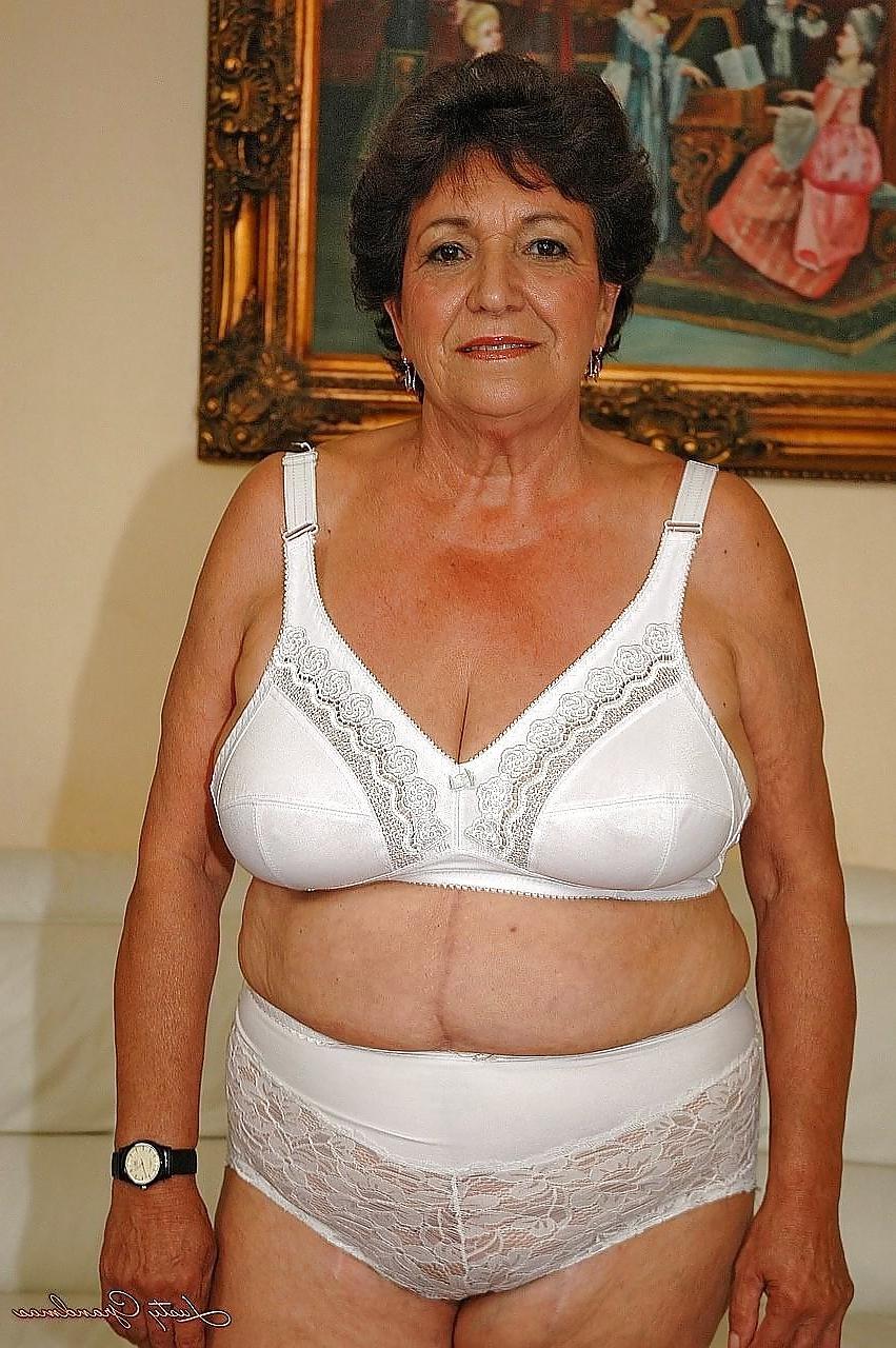 25P Big bras on Grandma