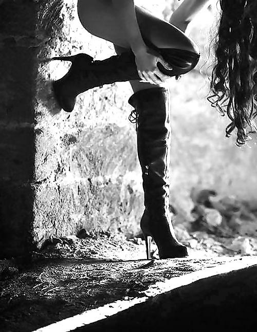 25P Sexy women in boots #5