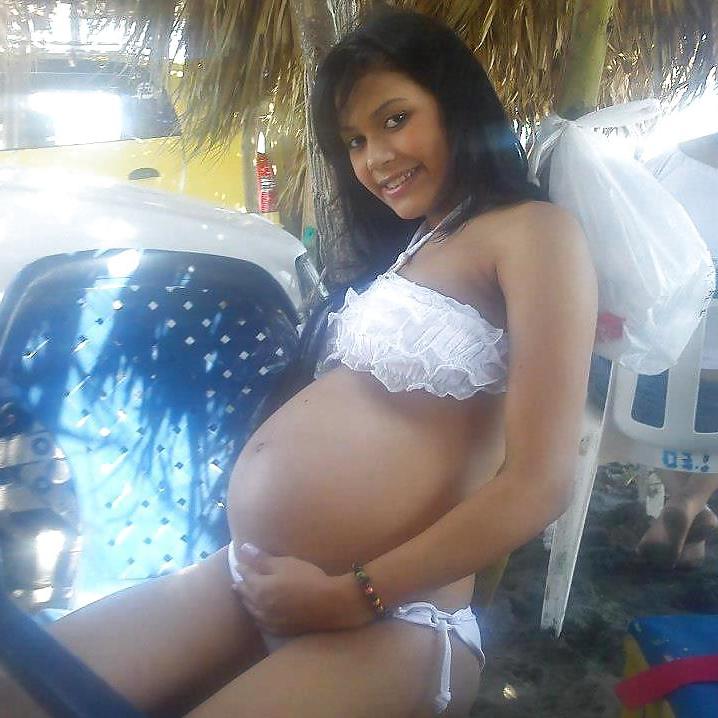 25P Pregnant Babes - Sexy In Lingerie!