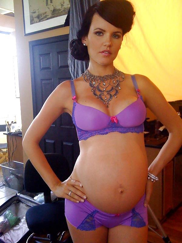 25P Pregnant Babes - Sexy In Lingerie!