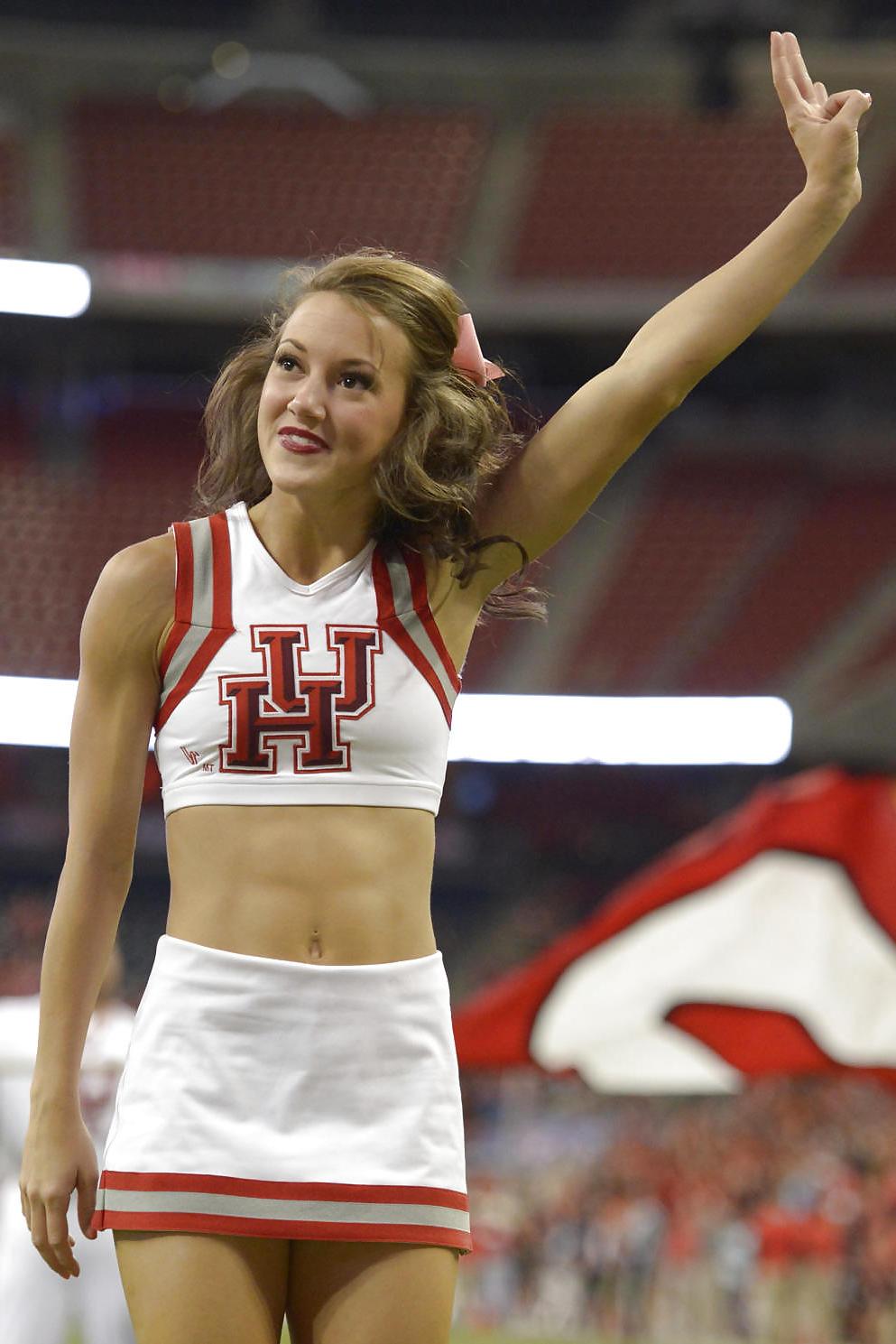 18P Cheerleaders of american football