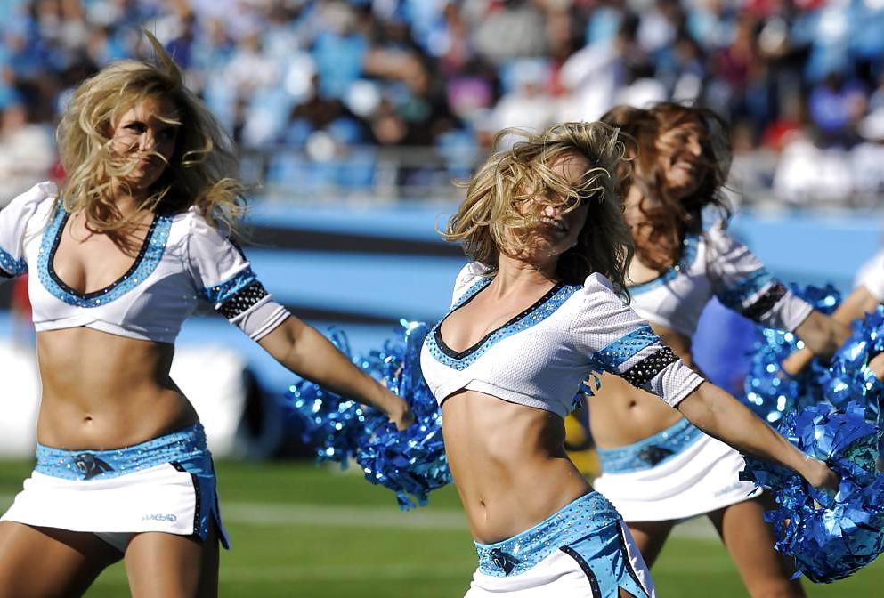 18P Cheerleaders of american football