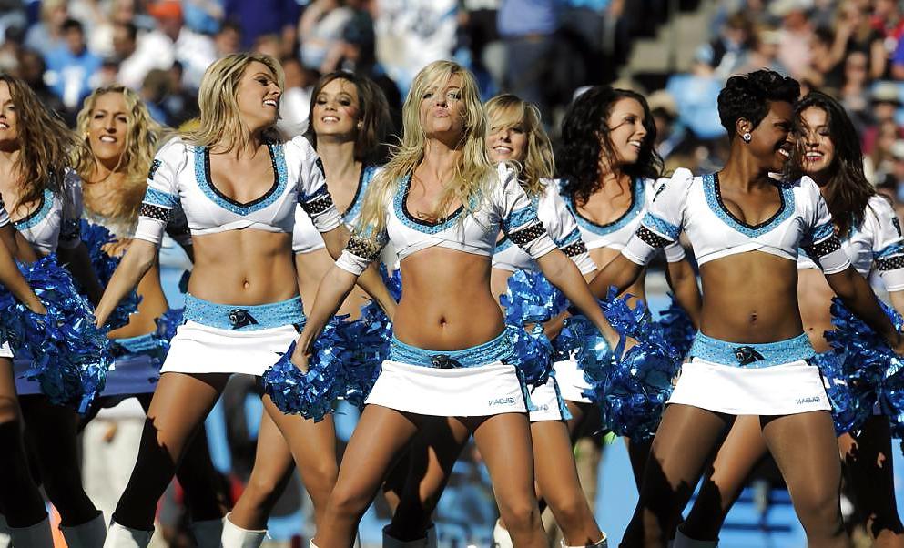 18P Cheerleaders of american football