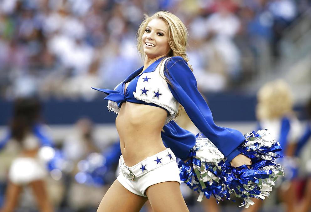 18P Cheerleaders of american football