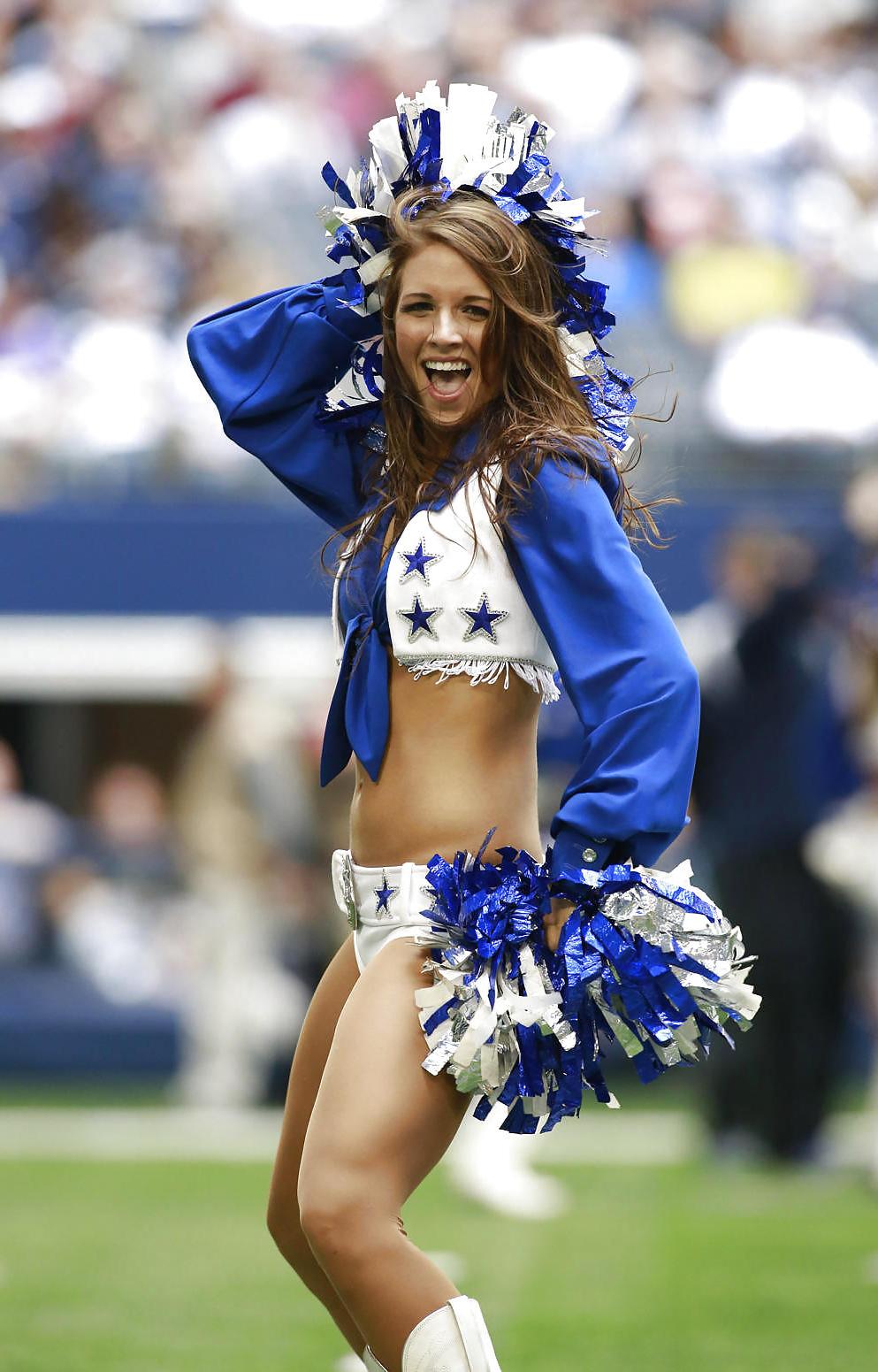 18P Cheerleaders of american football