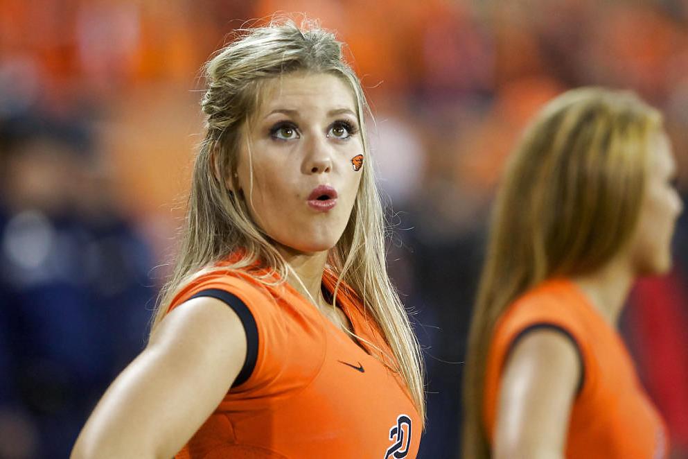 18P Cheerleaders of american football