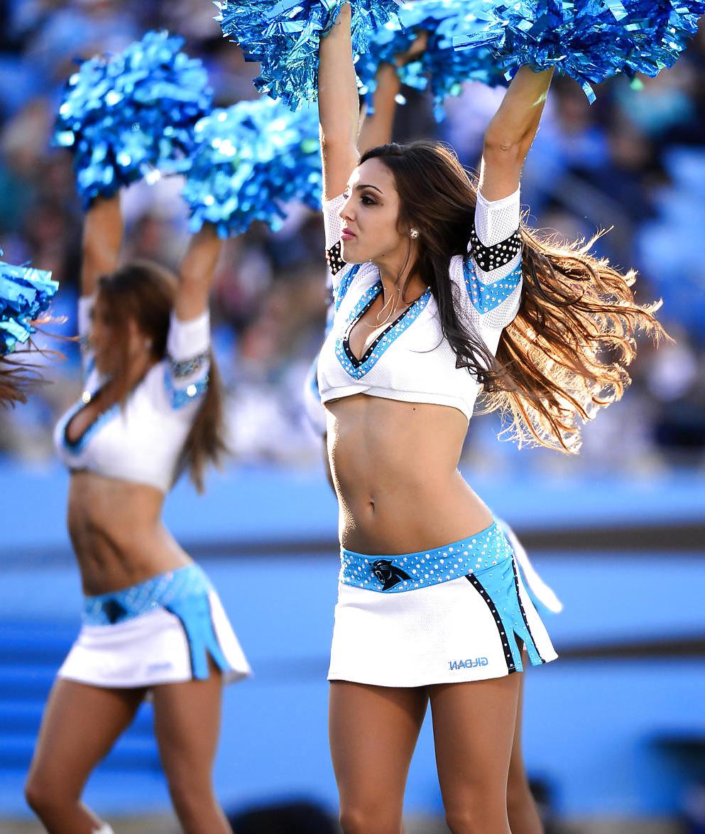 18P Cheerleaders of american football