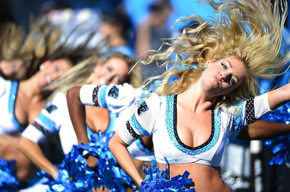 18P Cheerleaders of american football
