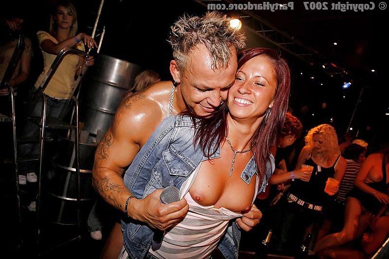 25P .SEXY MILF'S PARTY AND VERILE STUDS LIKE YOU STRIP TO FUCK