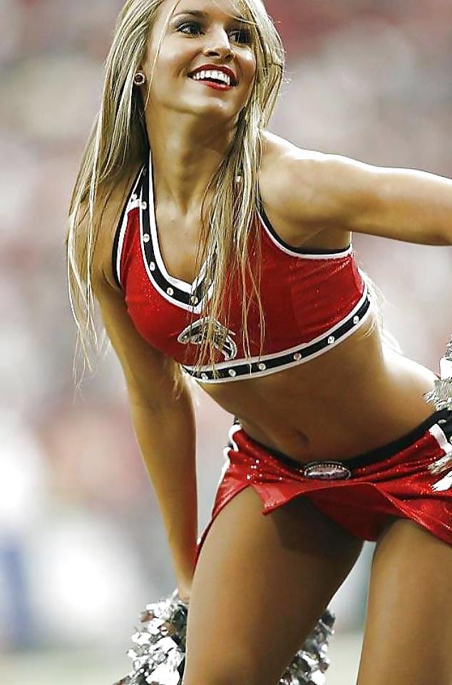 25P Upskirt Babes are So Hot 3