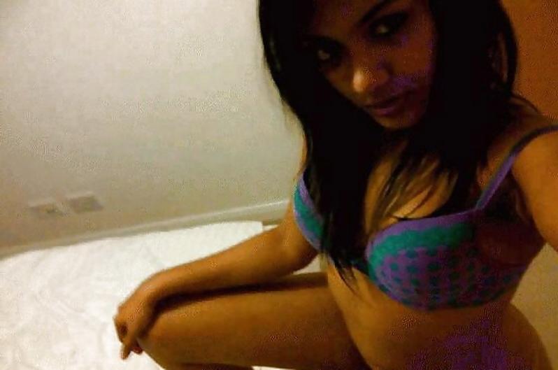 21P Sexy Indian Escort Girl Nude Pictures