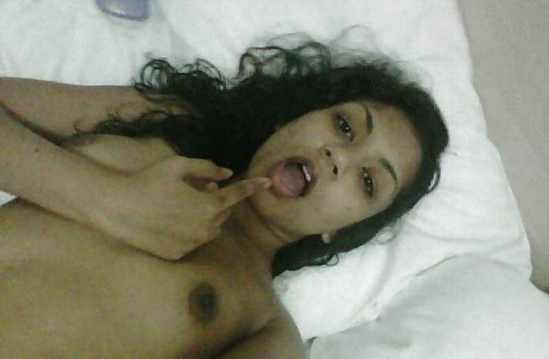 21P Sexy Indian Escort Girl Nude Pictures