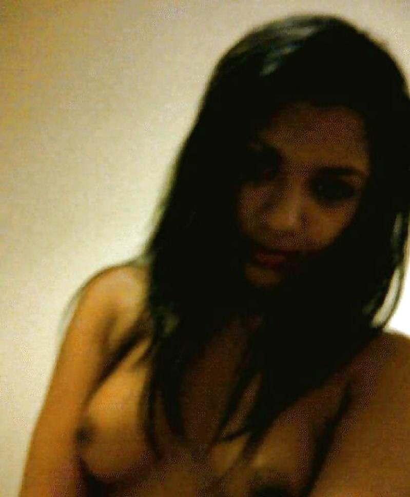 21P Sexy Indian Escort Girl Nude Pictures