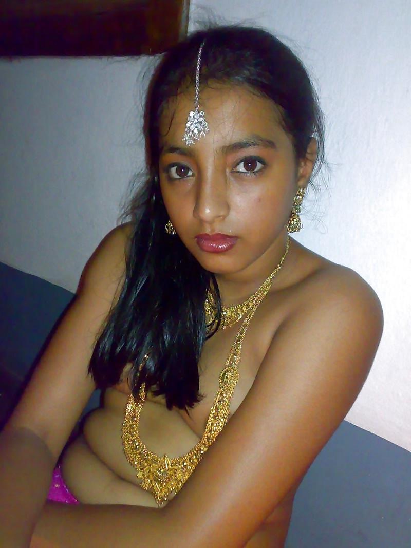 25P GOOD INDIAN GIRLS III
