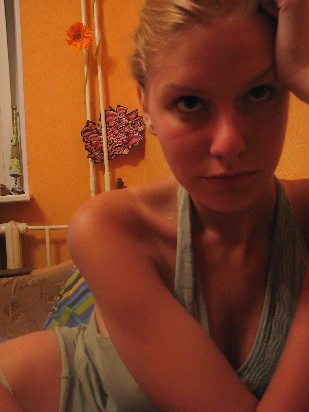 19P Hot blonde with amazing tits