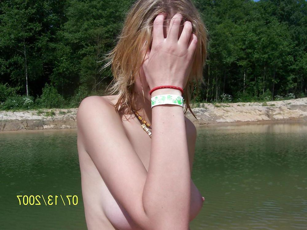 19P Hot blonde with amazing tits