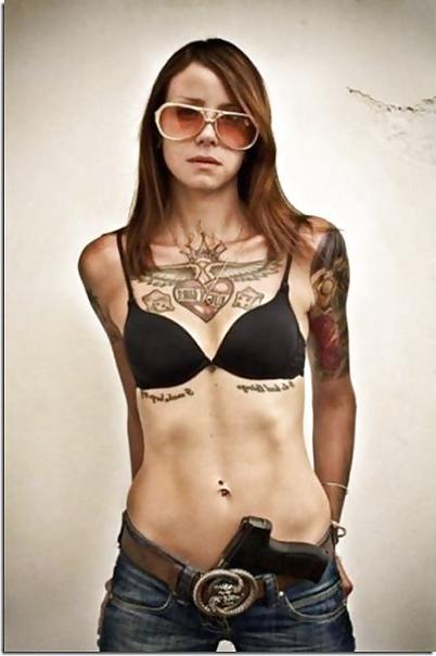 25P Catfight-Club  hot-women-guns