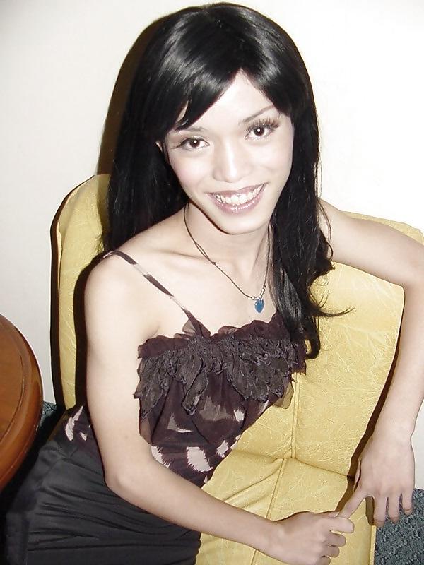 8P Ella - Indonesian Ladyboy