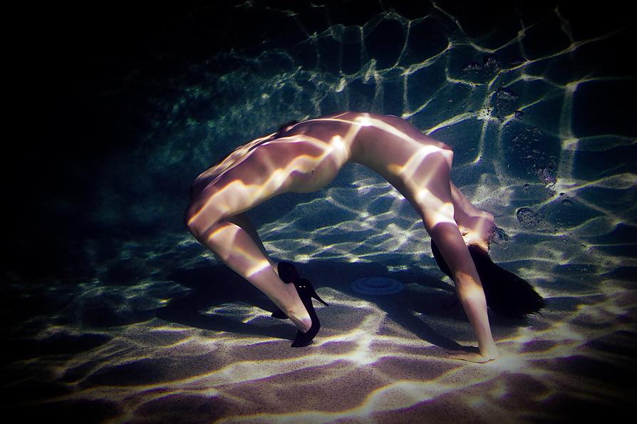 5P Girls and sports - underwater