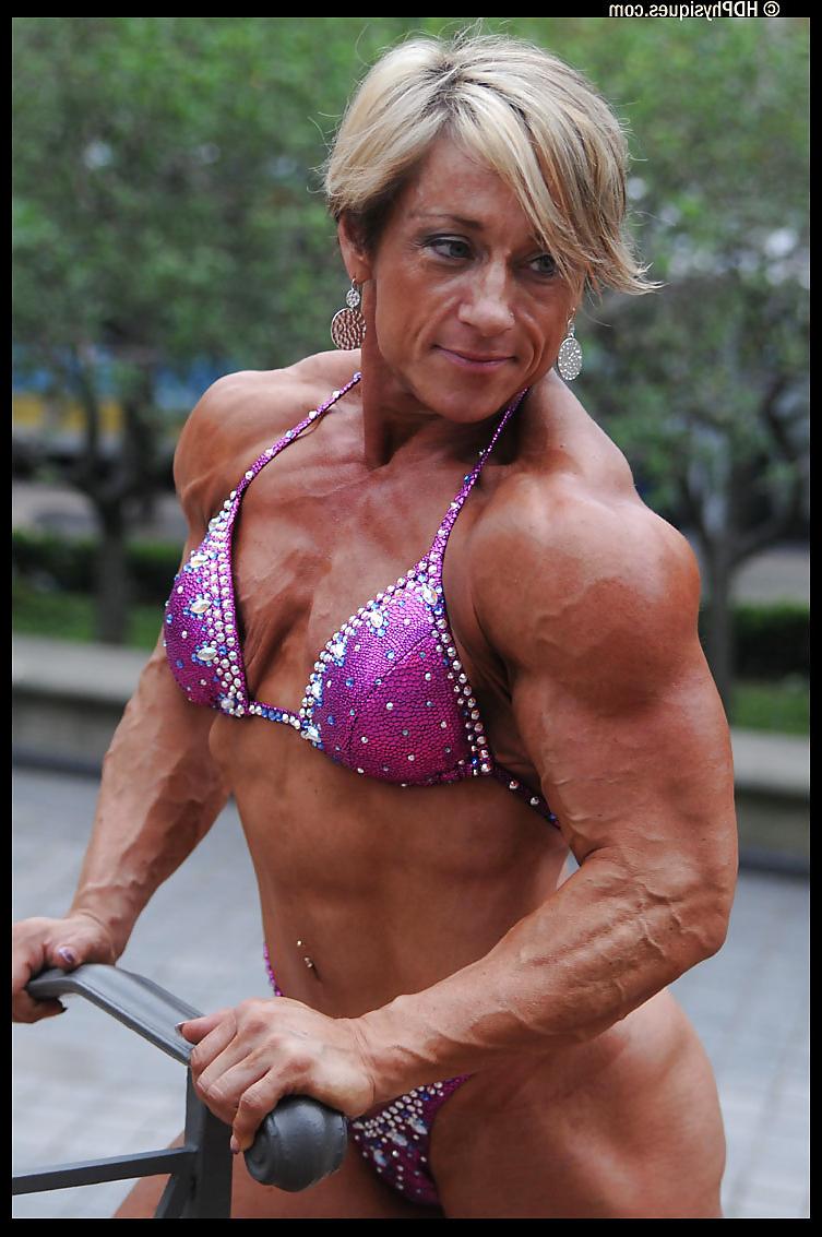 25P Muscle babes