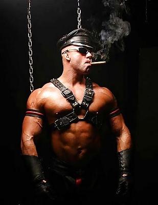 8P Smoking Men