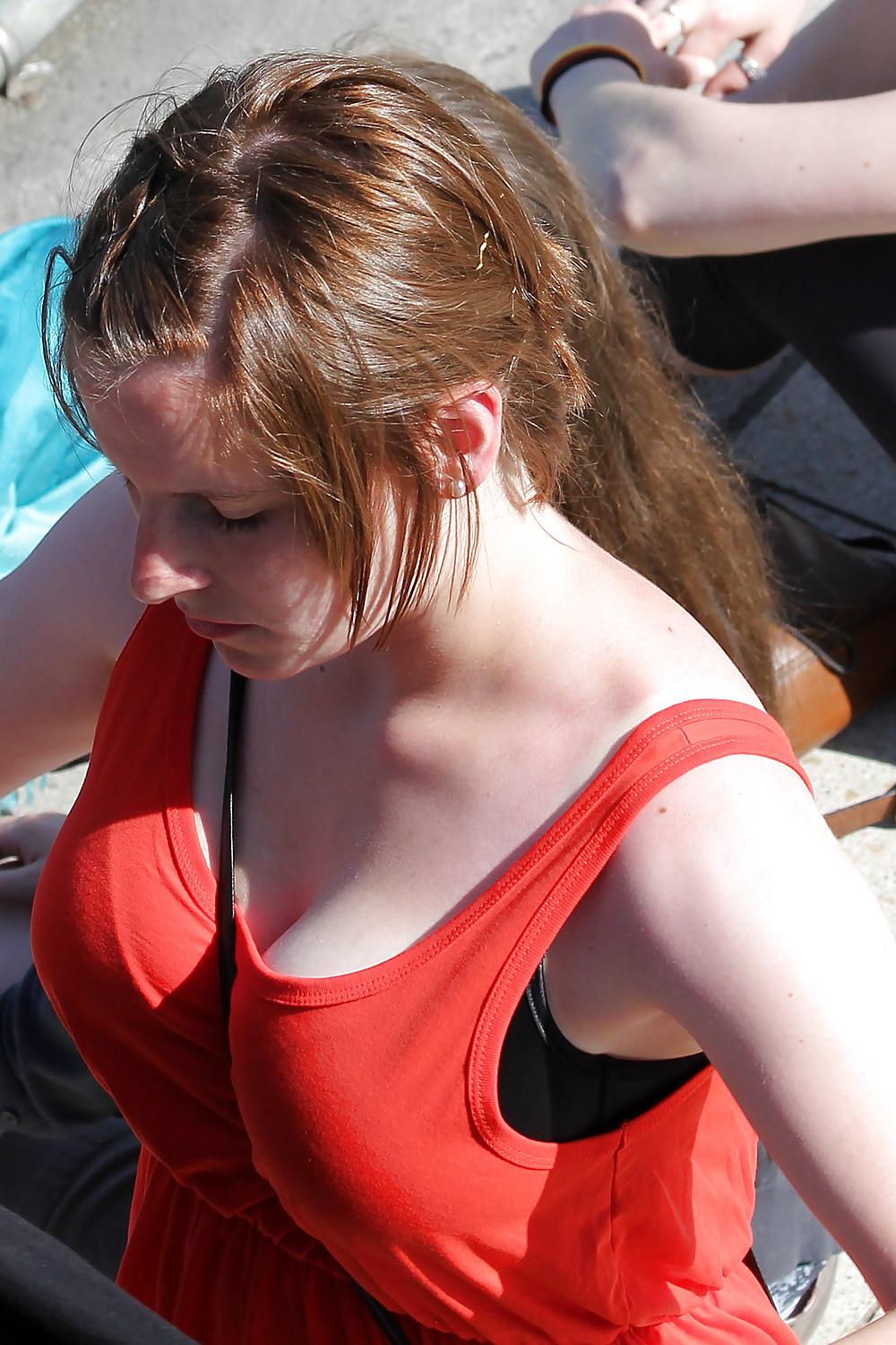 25P Belt ? (Boobs candid)