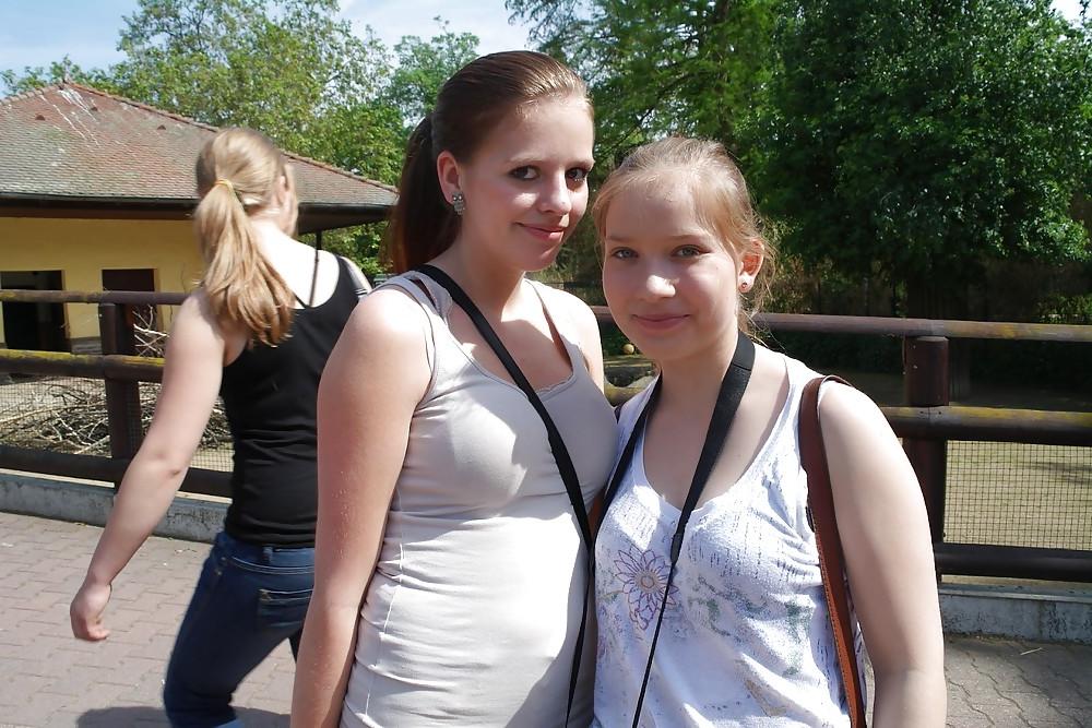 25P Belt ? (Boobs candid)