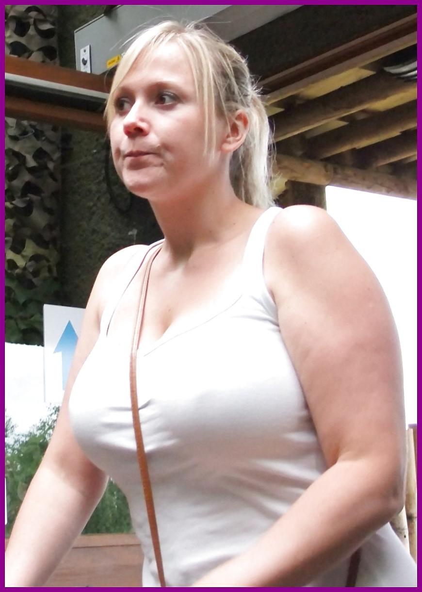 25P Belt ? (Boobs candid)