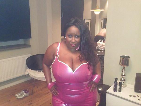 25P Huge Tits, Tight Tops 69