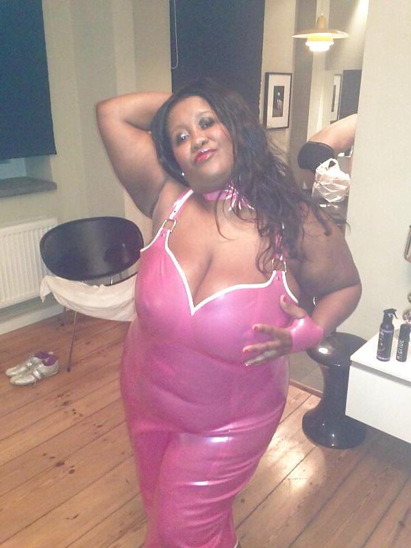 25P Huge Tits, Tight Tops 69