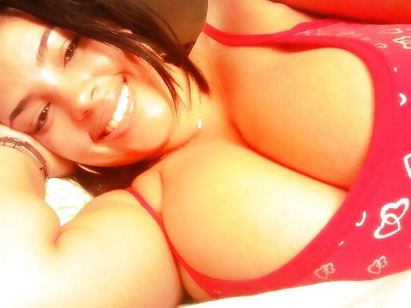 25P Huge Tits, Tight Tops 69