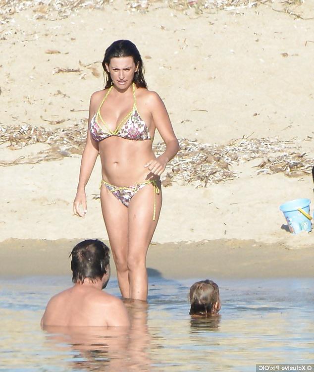 6P Penelope Cruz Caught Topless on Beach Vacation 