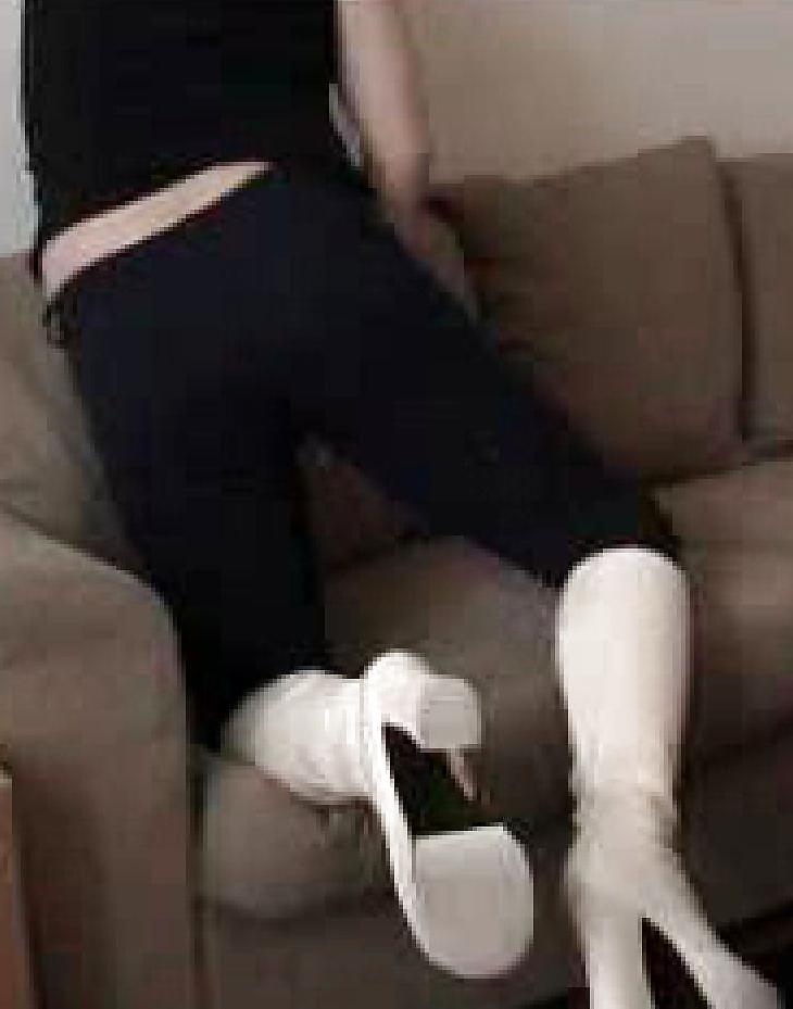13P White boots and jeans