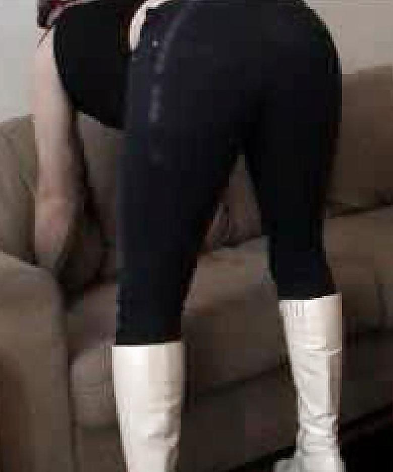 13P White boots and jeans
