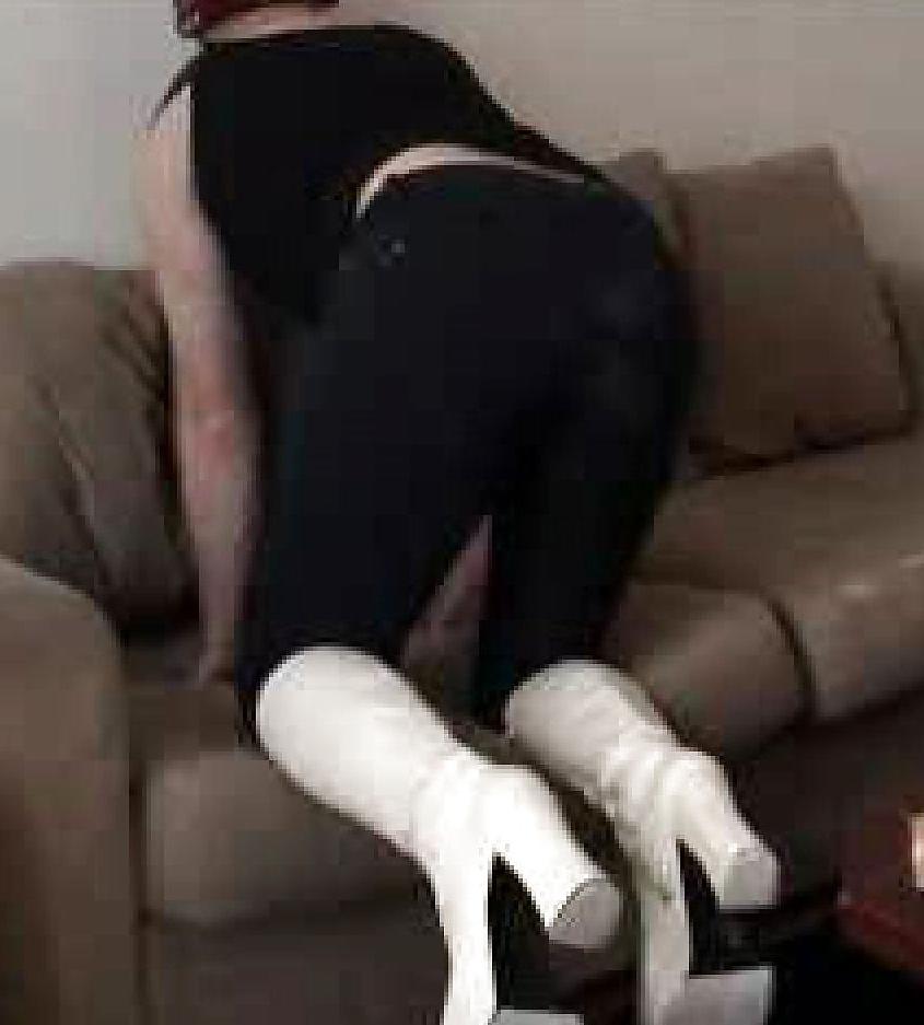13P White boots and jeans