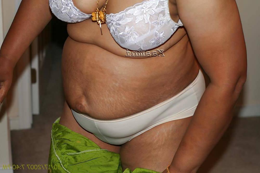 17P Indian aunty boobs