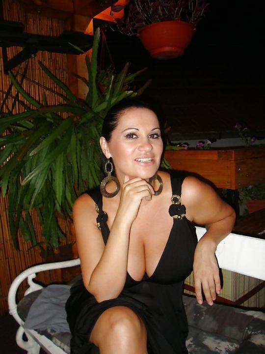 18P Serbian MILF Jana ( Big natural tits )