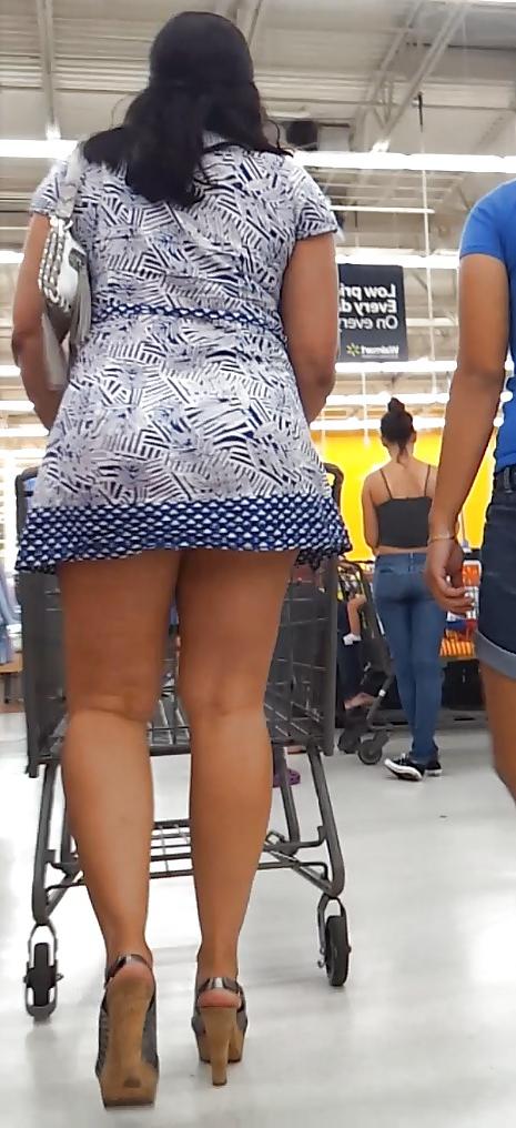 12P Sexy Tall HOT Thigh Latina MILF Voyeur STRUTTING AROUND