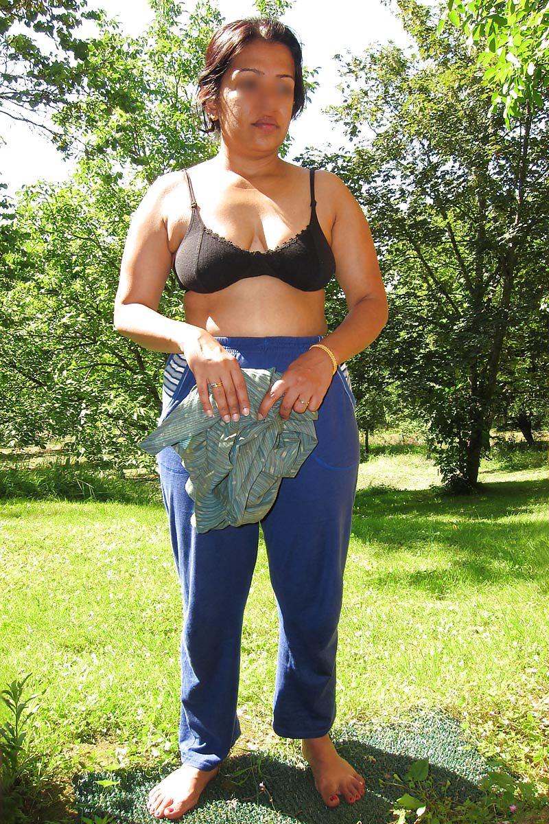 11P Indian Aunty 186